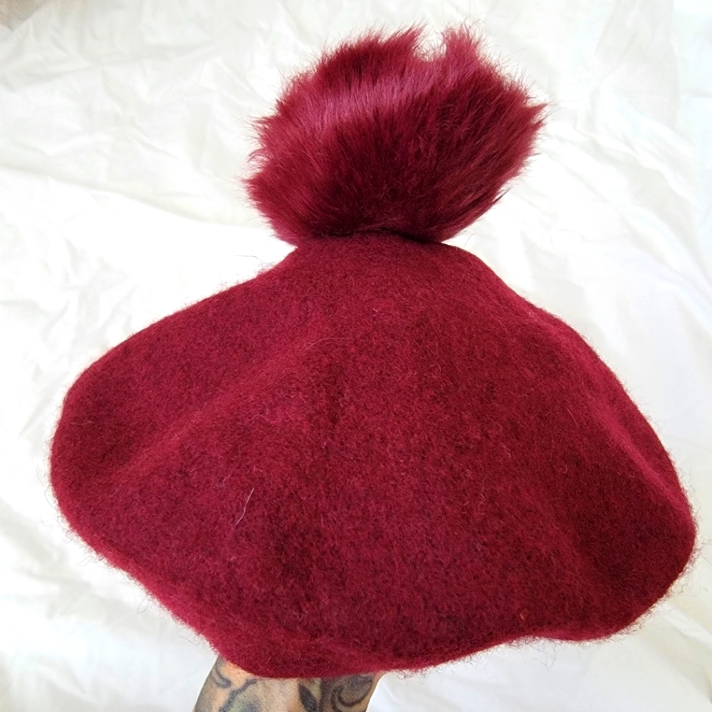 Raspberry beret